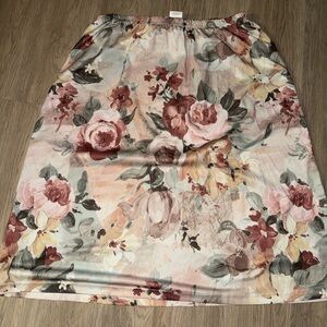 Style Studio Floral Skirt‎